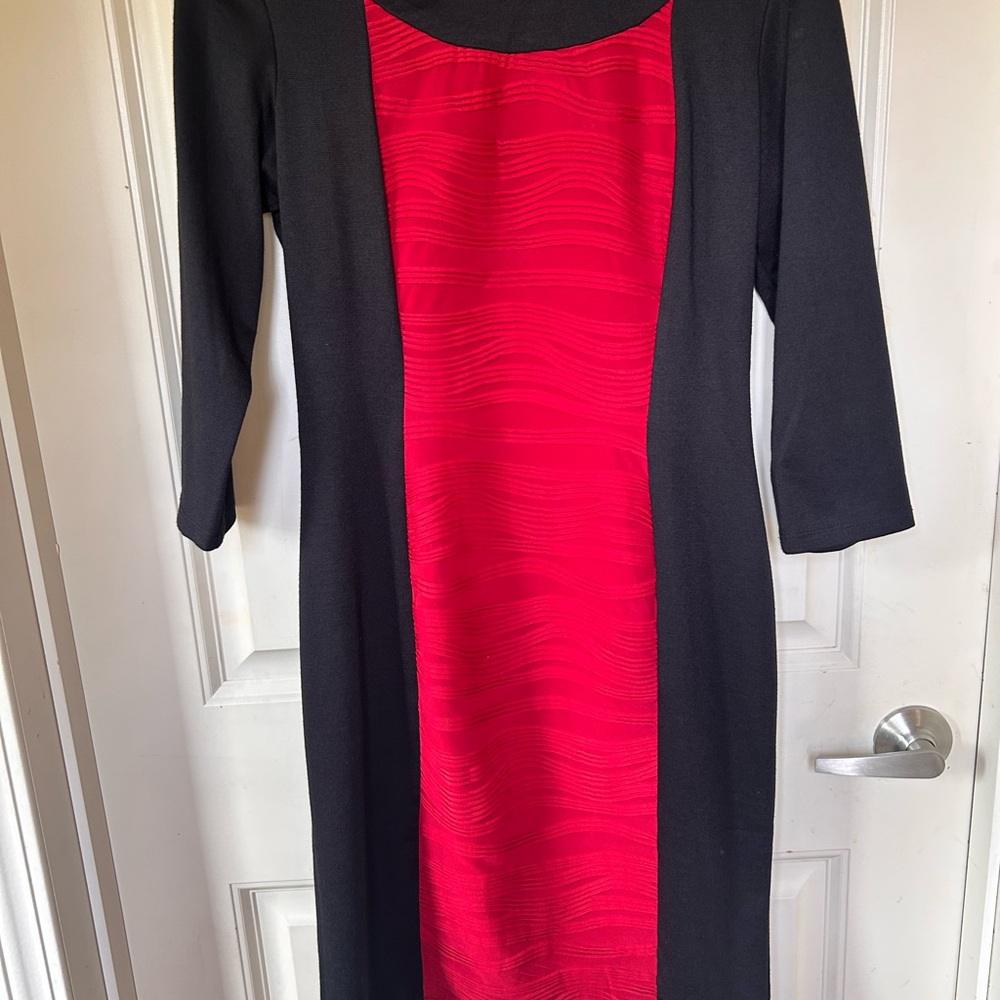 Dressbarn Red and Black Sheath Dress with 3/4 Sleeves